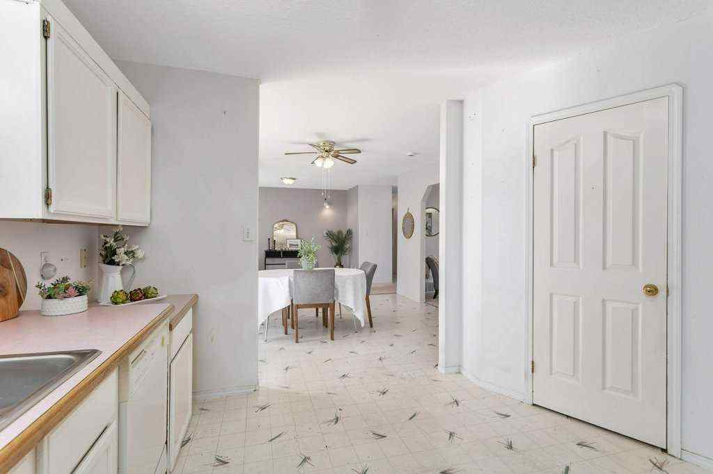 MLS® A2239373 - 4 50 Avenue  in NONE Bluffton, Residential