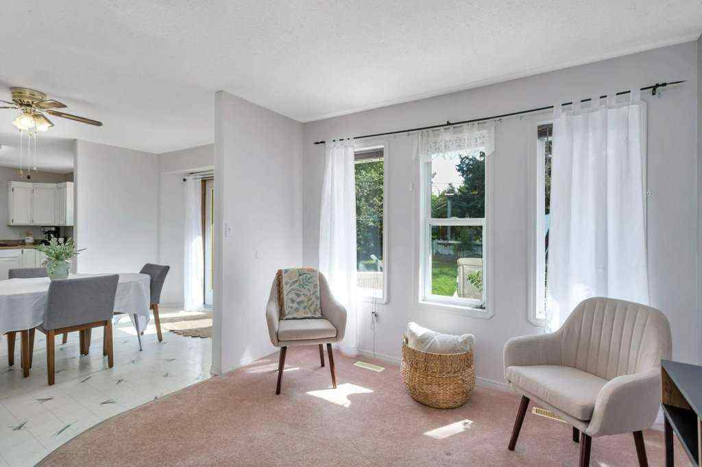 MLS® A2239373 - 4 50 Avenue  in NONE Bluffton, Residential