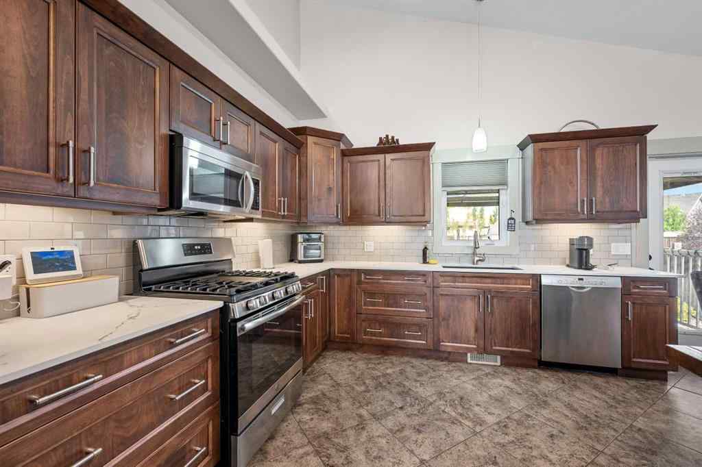 MLS® A2239379 - 1406 52C Avenue  in College Park Lloydminster, Residential