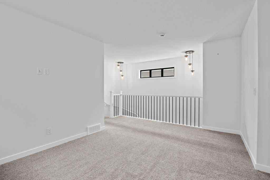 MLS® A2239392 - 986 Chinook Winds Meadow SW in Chinook Gate Airdrie, Residential