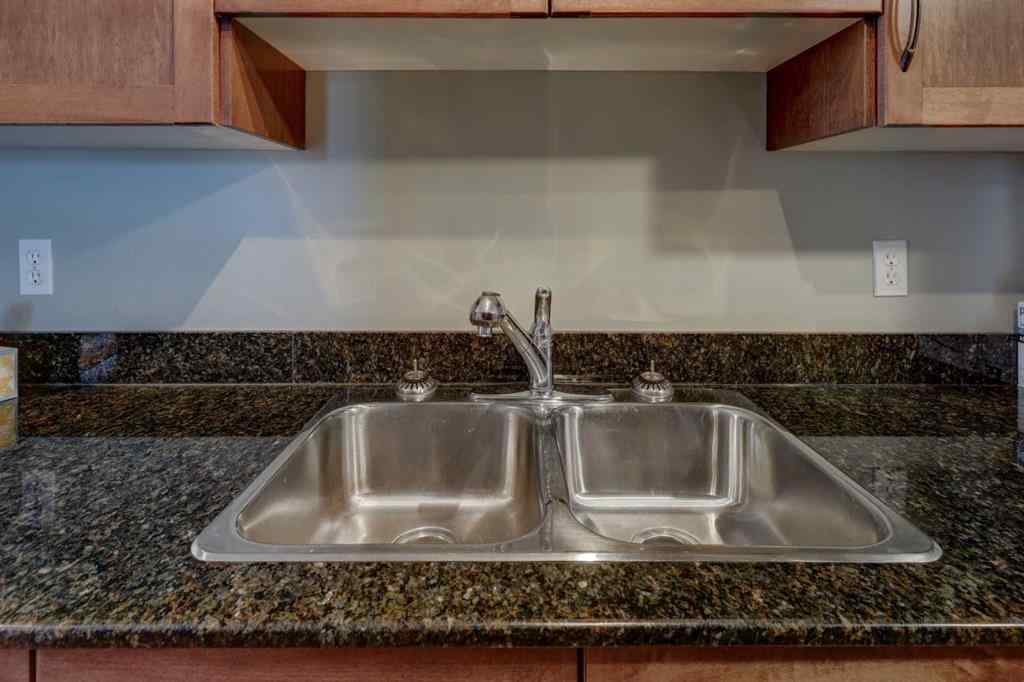 MLS® A2239396 - Unit #301 931 2 Avenue NW in Sunnyside Calgary, Residential
