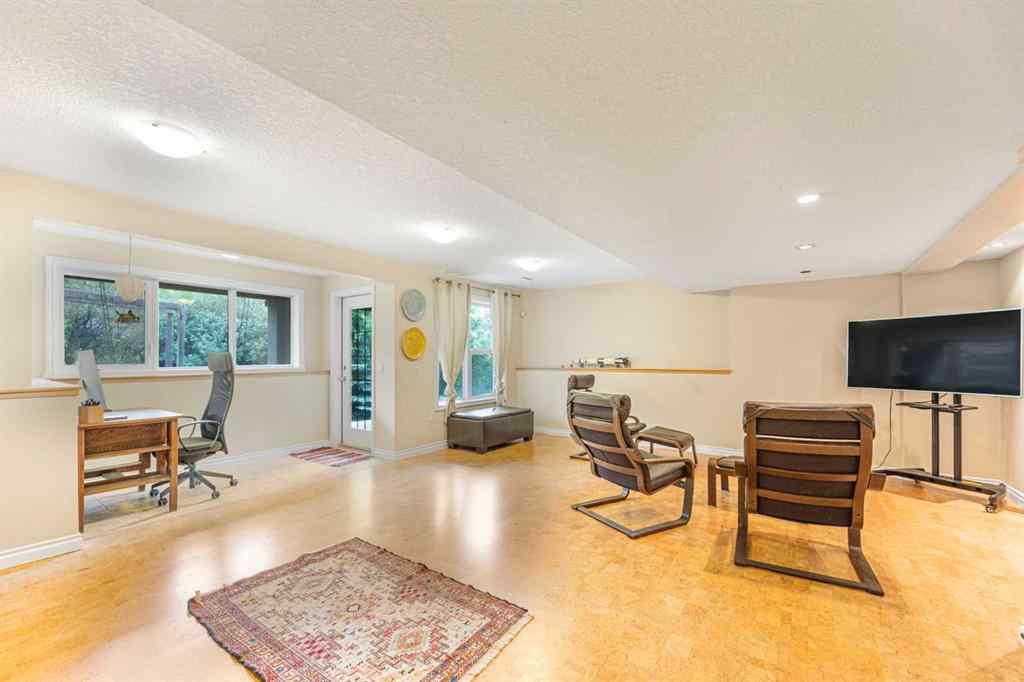MLS® A2239402 - 10 Tusslewood Heights NW in Tuscany Calgary, Residential