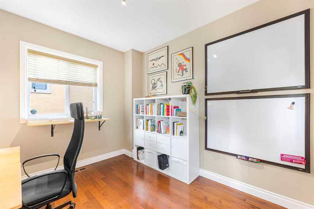 MLS® A2239402 - 10 Tusslewood Heights NW in Tuscany Calgary, Residential