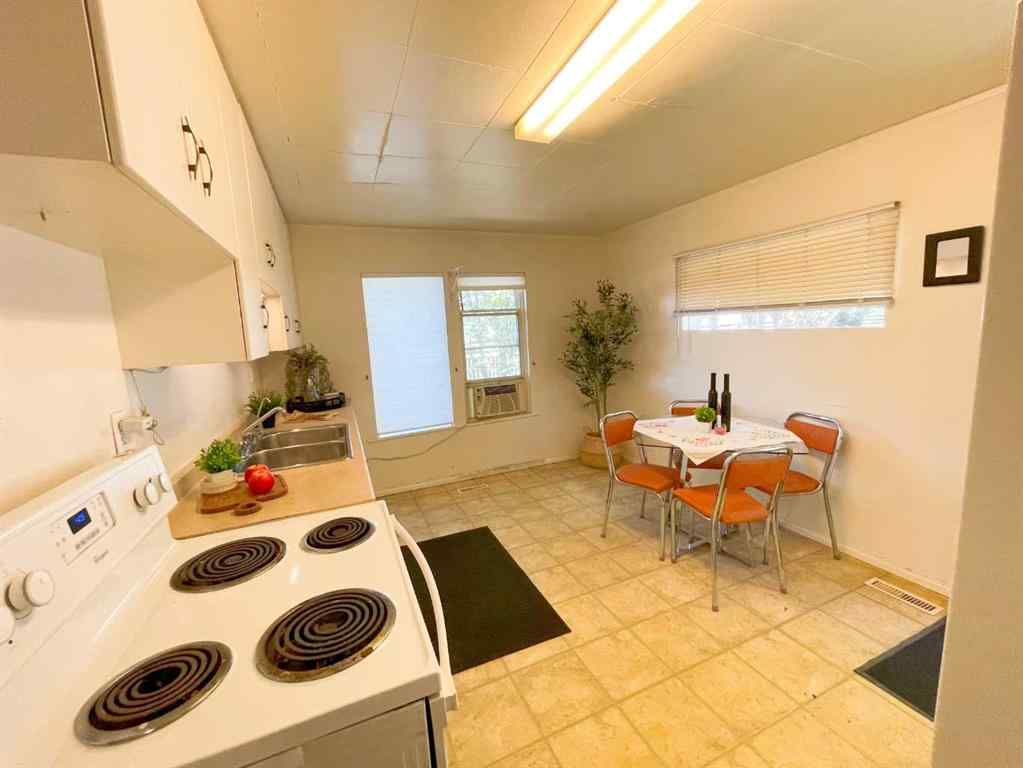 MLS® A2239411 - 645 16 Street N in Winston Churchill Lethbridge, Residential