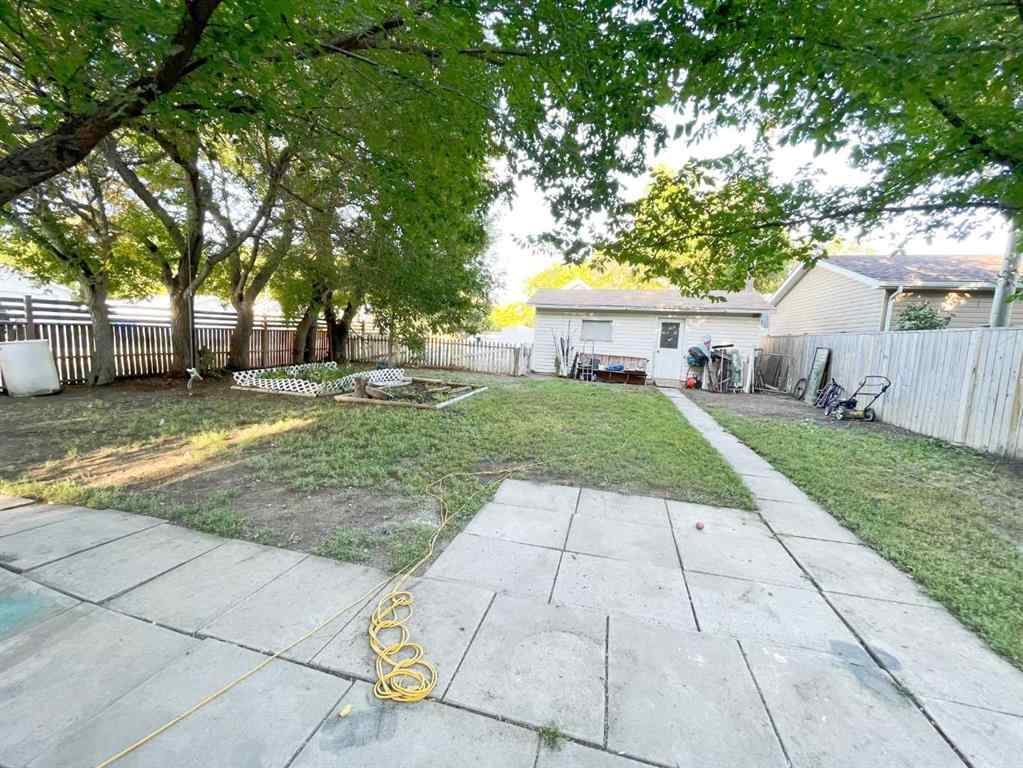 MLS® A2239411 - 645 16 Street N in Winston Churchill Lethbridge, Residential