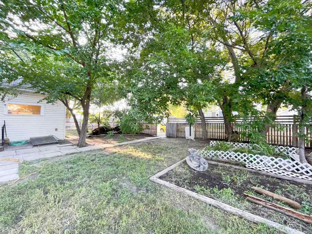 MLS® A2239411 - 645 16 Street N in Winston Churchill Lethbridge, Residential
