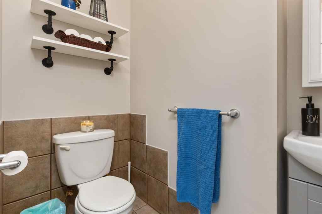 MLS® A2239418 - 120 Dominion Street  in Kingman Kingman, Residential