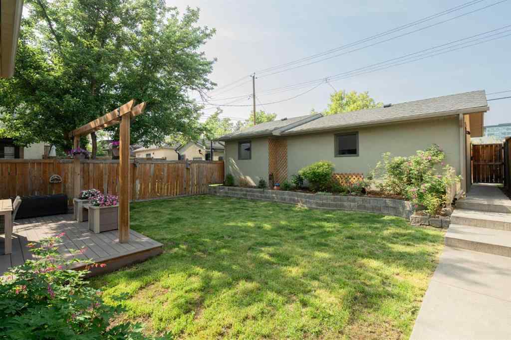MLS® A2239424 - 1914 Broadview Road NW in West Hillhurst Calgary, Residential