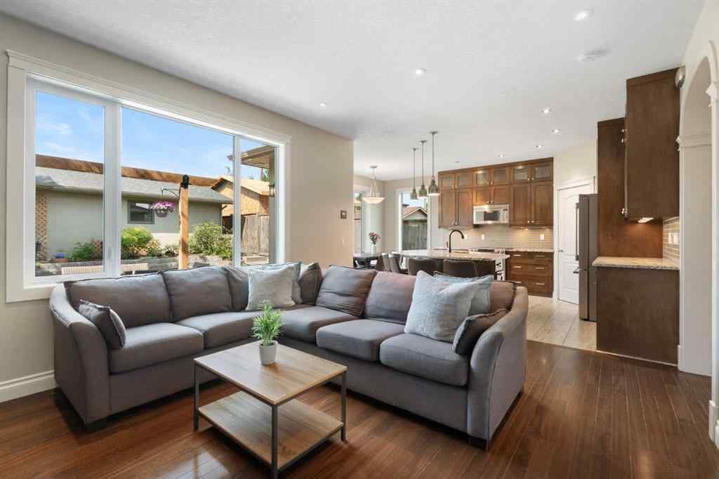 MLS® A2239424 - 1914 Broadview Road NW in West Hillhurst Calgary, Residential