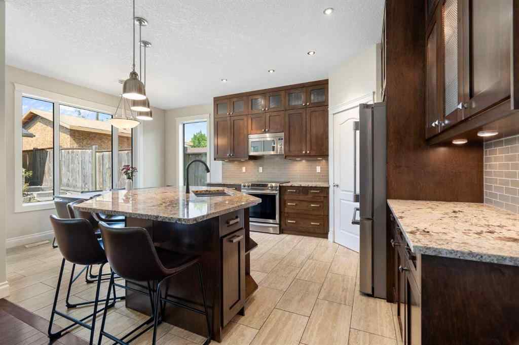 MLS® A2239424 - 1914 Broadview Road NW in West Hillhurst Calgary, Residential