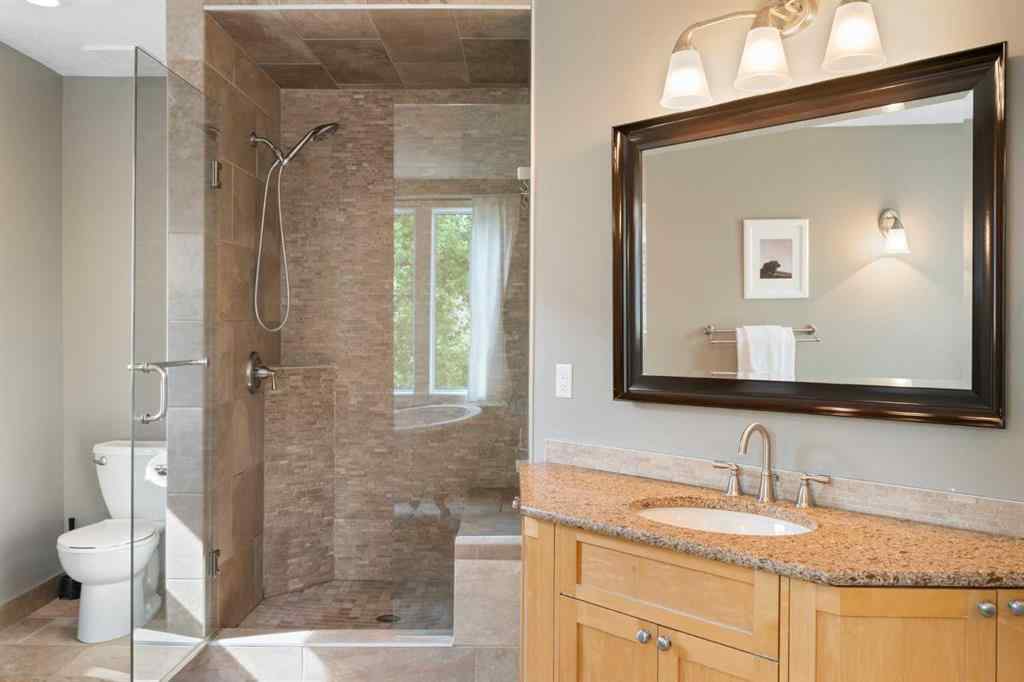 MLS® A2239424 - 1914 Broadview Road NW in West Hillhurst Calgary, Residential