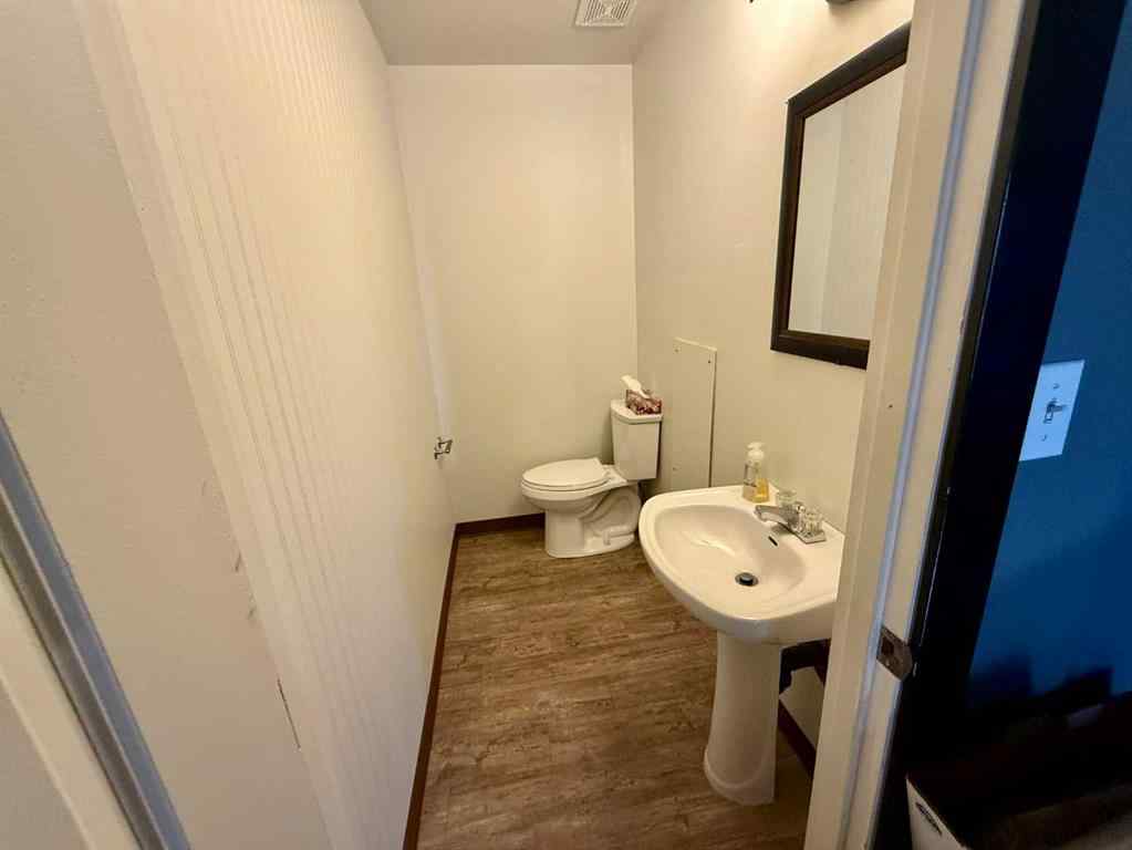 MLS® A2239425 - Unit #10 5112 47 Avenue  in North Industrial Innisfail, Commercial