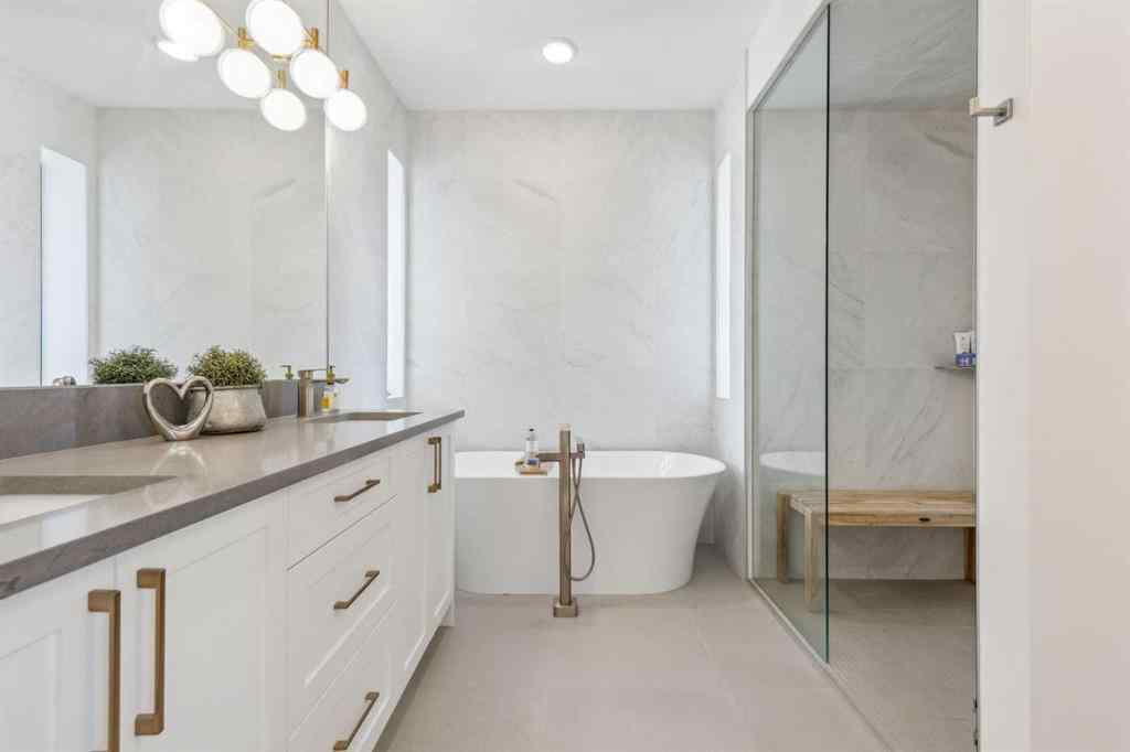 MLS® A2239480 - 2035 Westmount Road NW in West Hillhurst Calgary, Residential