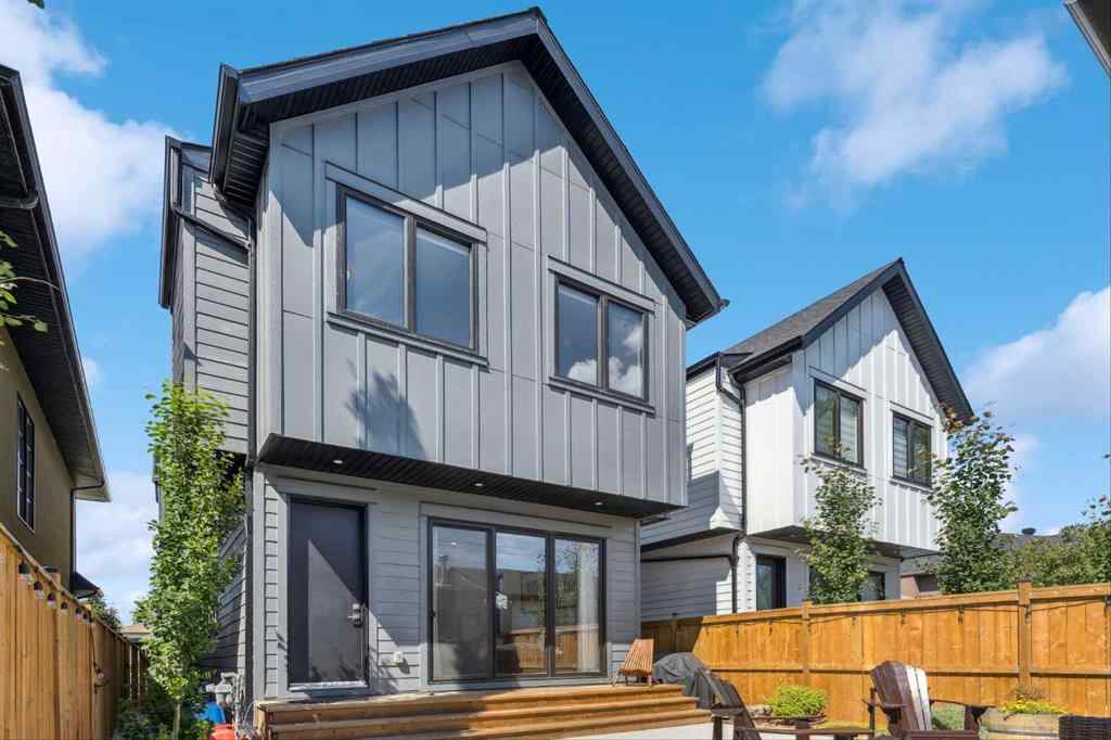 MLS® A2239480 - 2035 Westmount Road NW in West Hillhurst Calgary, Residential