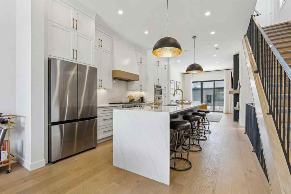 MLS® A2239480 - 2035 Westmount Road NW in West Hillhurst Calgary, Residential