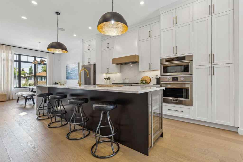 MLS® A2239480 - 2035 Westmount Road NW in West Hillhurst Calgary, Residential
