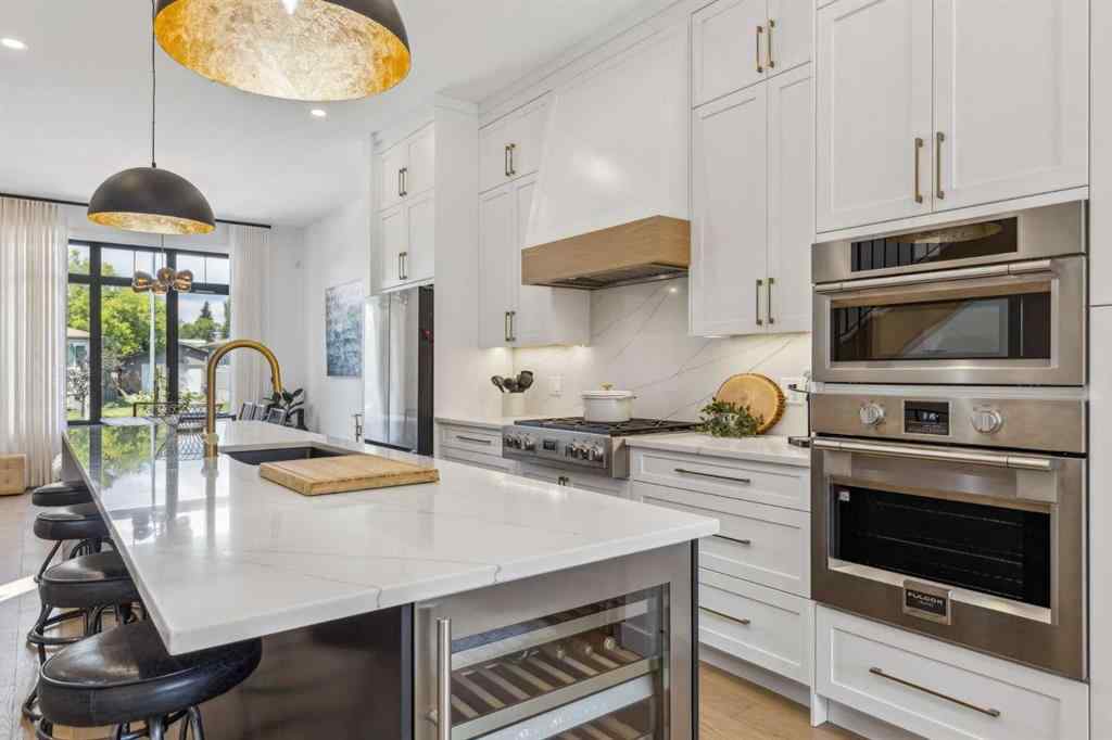 MLS® A2239480 - 2035 Westmount Road NW in West Hillhurst Calgary, Residential