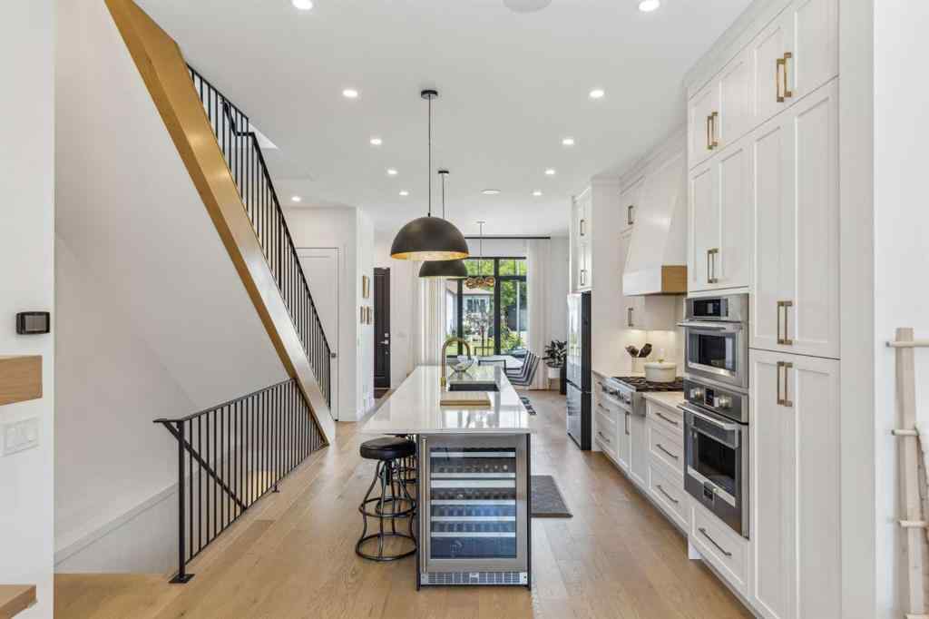 MLS® A2239480 - 2035 Westmount Road NW in West Hillhurst Calgary, Residential