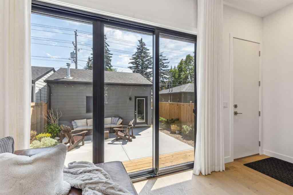 MLS® A2239480 - 2035 Westmount Road NW in West Hillhurst Calgary, Residential