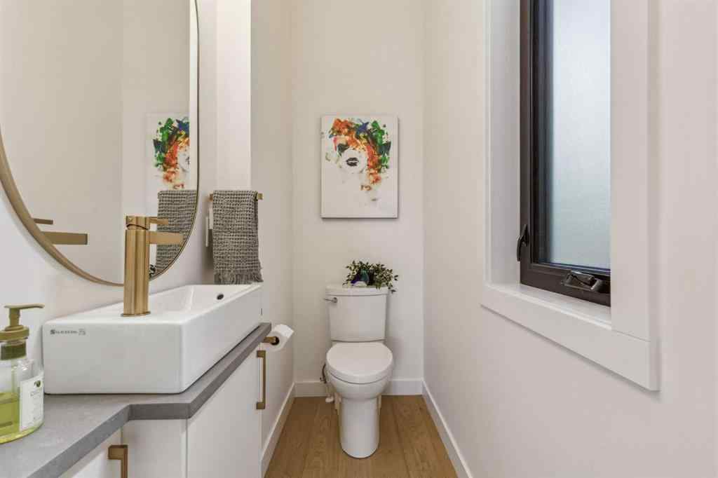 MLS® A2239480 - 2035 Westmount Road NW in West Hillhurst Calgary, Residential