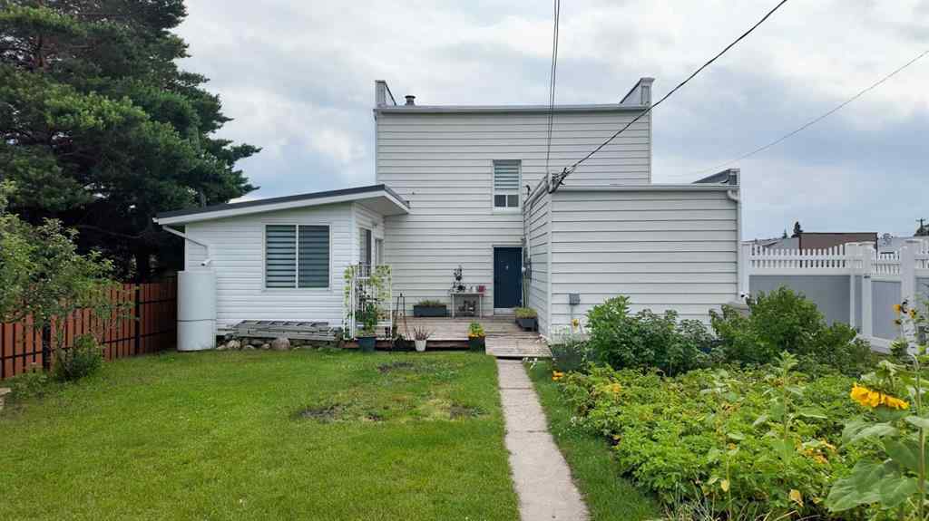 MLS® A2239501 - 2124 20 Street  in NONE Delburne, Commercial
