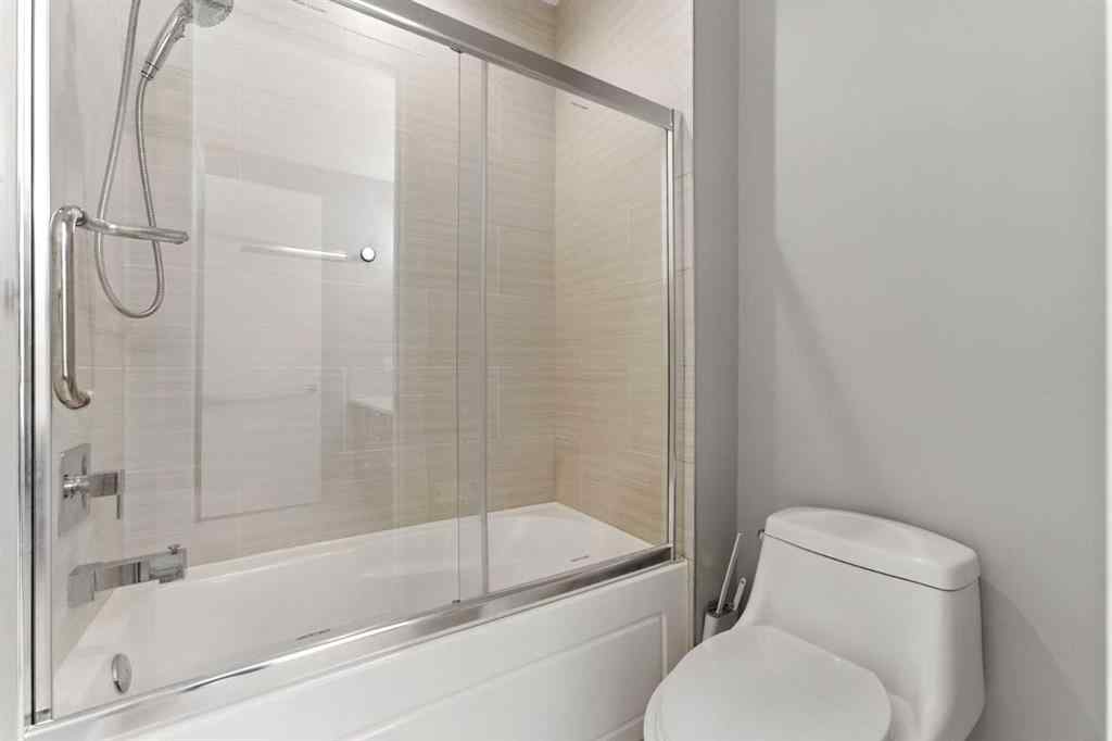 MLS® A2239529 - 403 20 Avenue NW in Mount Pleasant Calgary, Residential