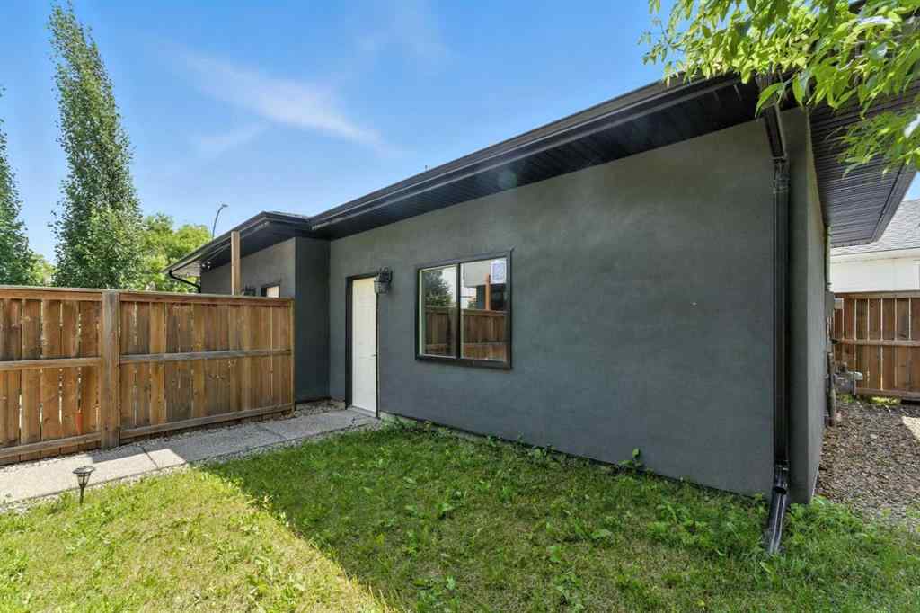 MLS® A2239529 - 403 20 Avenue NW in Mount Pleasant Calgary, Residential