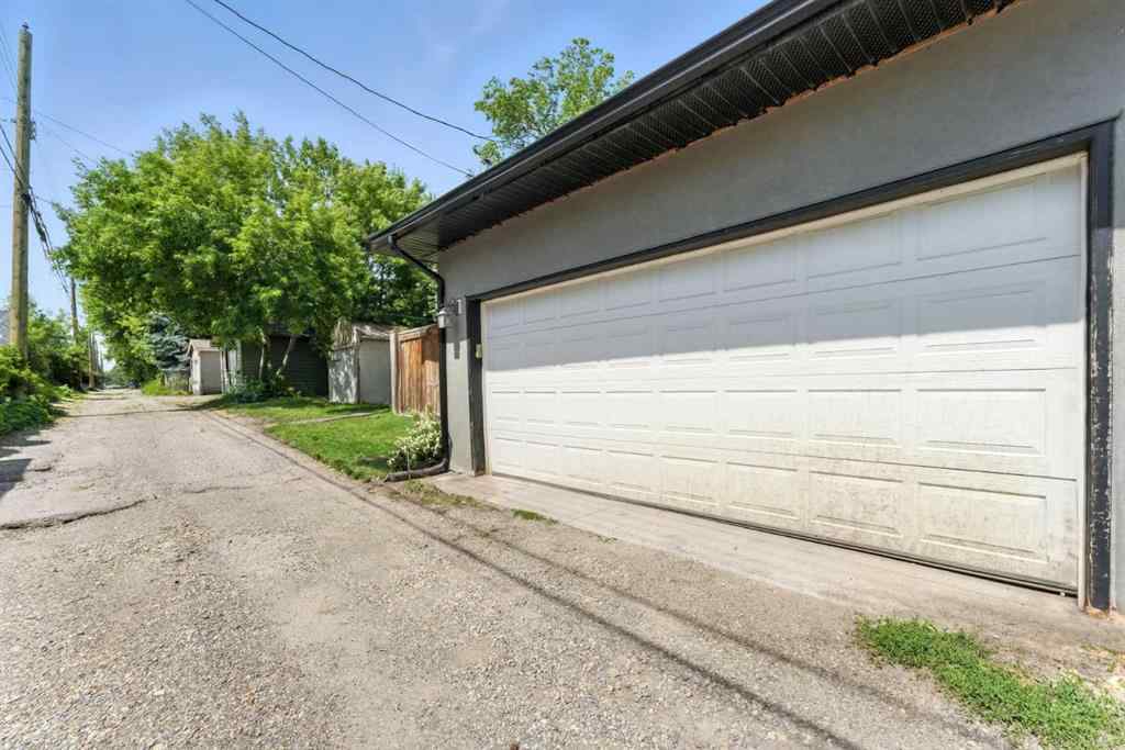 MLS® A2239529 - 403 20 Avenue NW in Mount Pleasant Calgary, Residential
