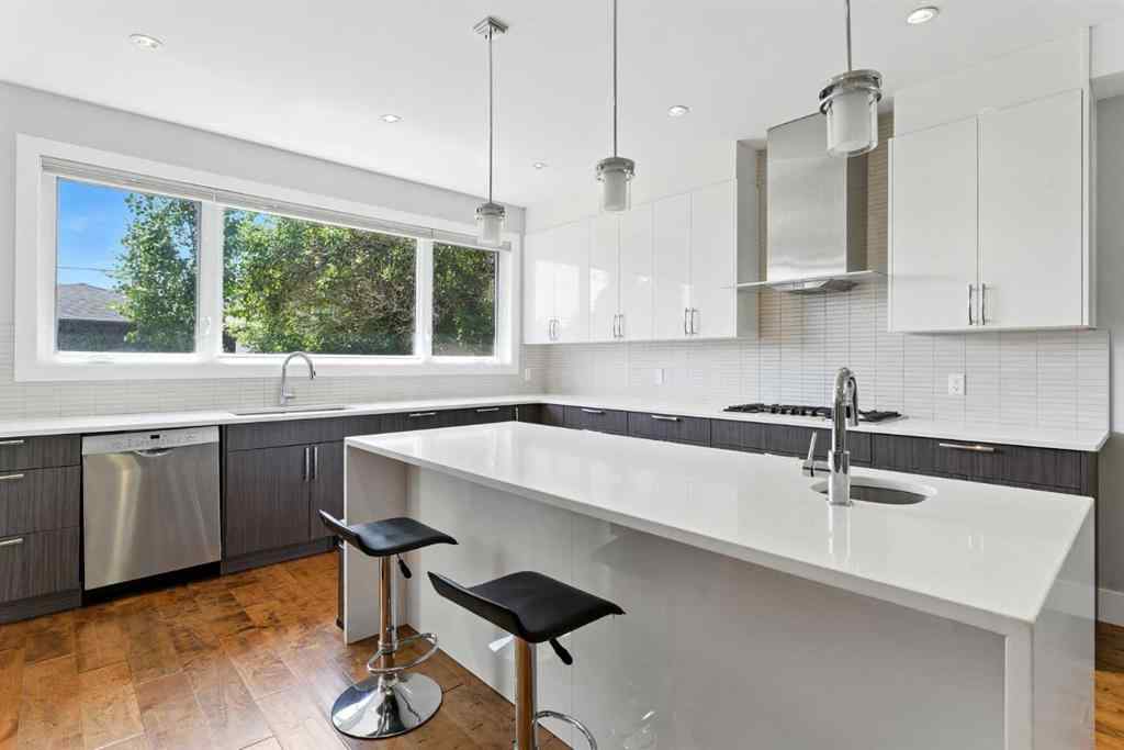 MLS® A2239529 - 403 20 Avenue NW in Mount Pleasant Calgary, Residential