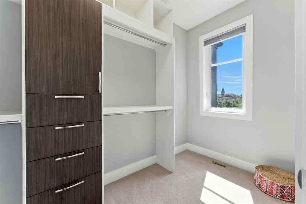 MLS® A2239529 - 403 20 Avenue NW in Mount Pleasant Calgary, Residential