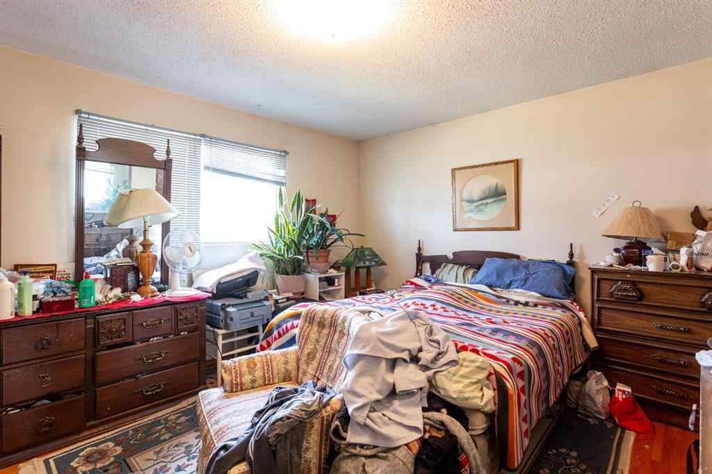 MLS® A2239554 - 7803 Hunterslea Crescent NW in Huntington Hills Calgary, Residential