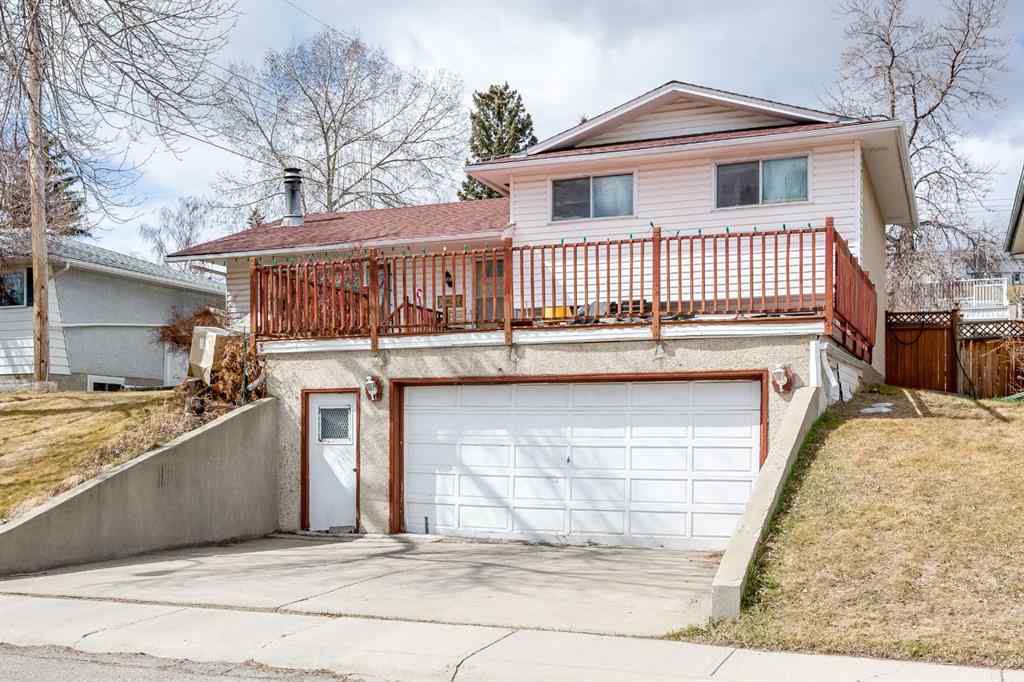 MLS® A2239554 - 7803 Hunterslea Crescent NW in Huntington Hills Calgary, Residential