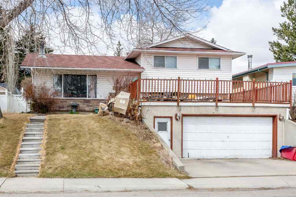 MLS® A2239554 - 7803 Hunterslea Crescent NW in Huntington Hills Calgary, Residential