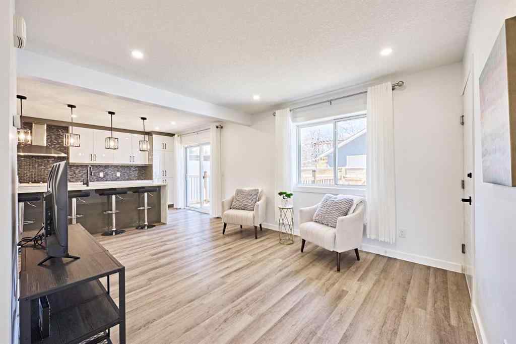MLS® A2239567 - 77 Hartford Road NW in Highwood Calgary, Residential