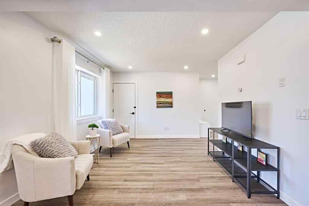 MLS® A2239567 - 77 Hartford Road NW in Highwood Calgary, Residential