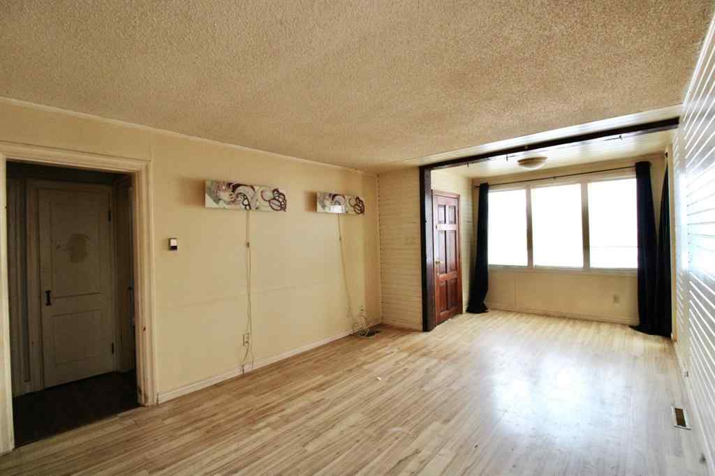 MLS® A2239570 - 9509 102 Street  in Swanavon Grande Prairie, Residential