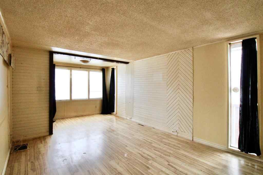 MLS® A2239570 - 9509 102 Street  in Swanavon Grande Prairie, Residential
