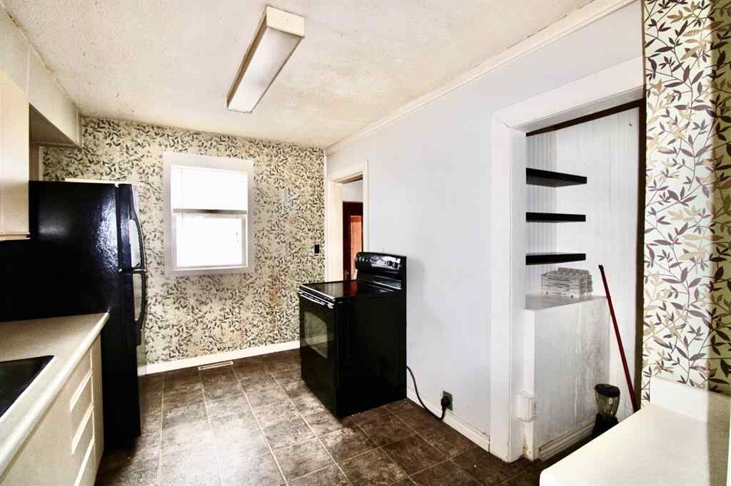 MLS® A2239570 - 9509 102 Street  in Swanavon Grande Prairie, Residential
