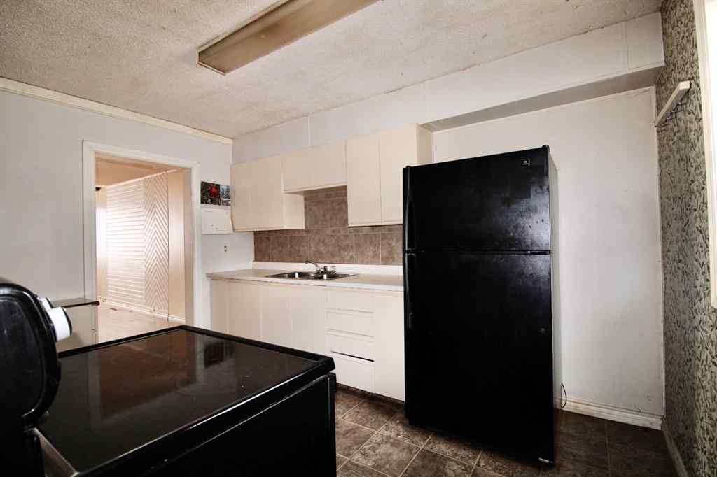 MLS® A2239570 - 9509 102 Street  in Swanavon Grande Prairie, Residential