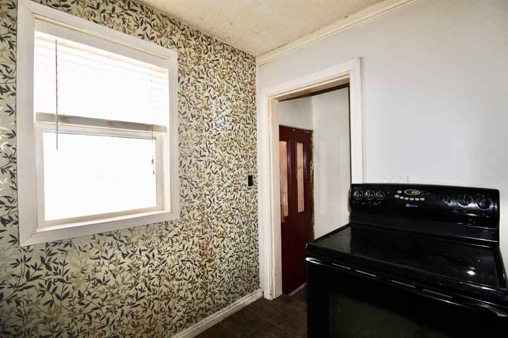 MLS® A2239570 - 9509 102 Street  in Swanavon Grande Prairie, Residential