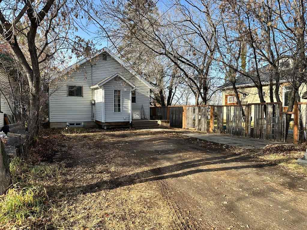 MLS® A2239570 - 9509 102 Street  in Swanavon Grande Prairie, Residential