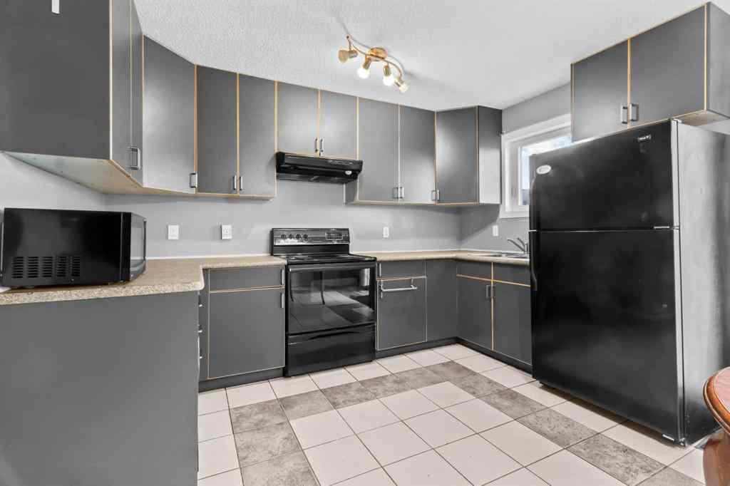 MLS® A2239575 - 55 Penworth Close SE in Penbrooke Meadows Calgary, Residential