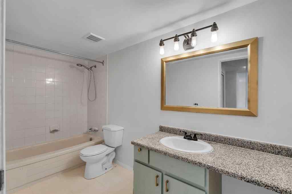 MLS® A2239591 - Unit #206 1915 26 Street SW in Killarney/Glengarry Calgary, Residential