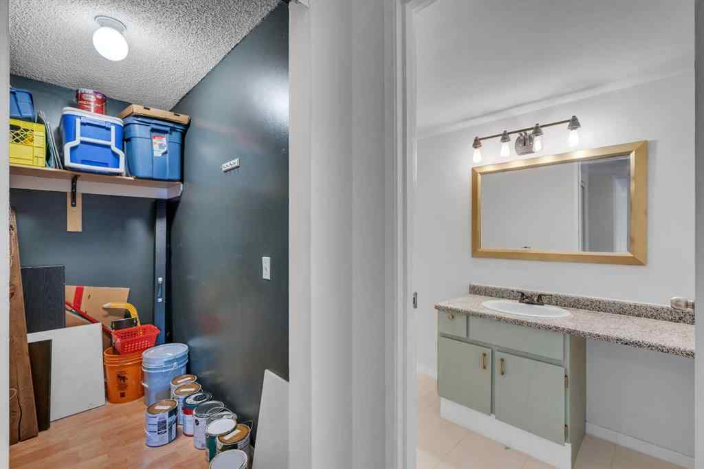 MLS® A2239591 - Unit #206 1915 26 Street SW in Killarney/Glengarry Calgary, Residential