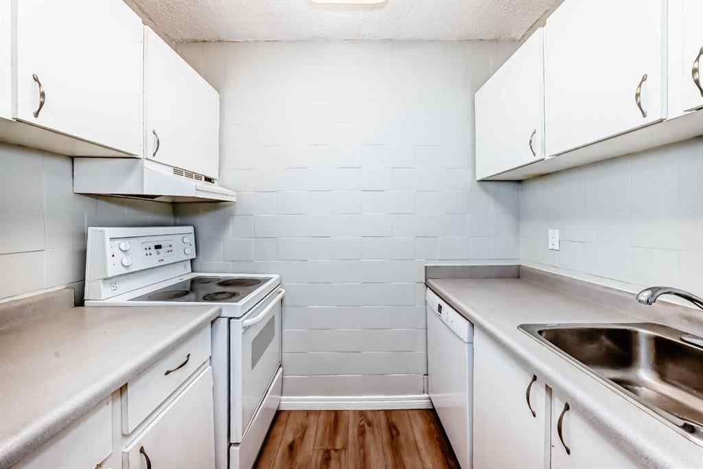 MLS® A2239601 - Unit #303 314 14 Street NW in Hillhurst Calgary, Residential