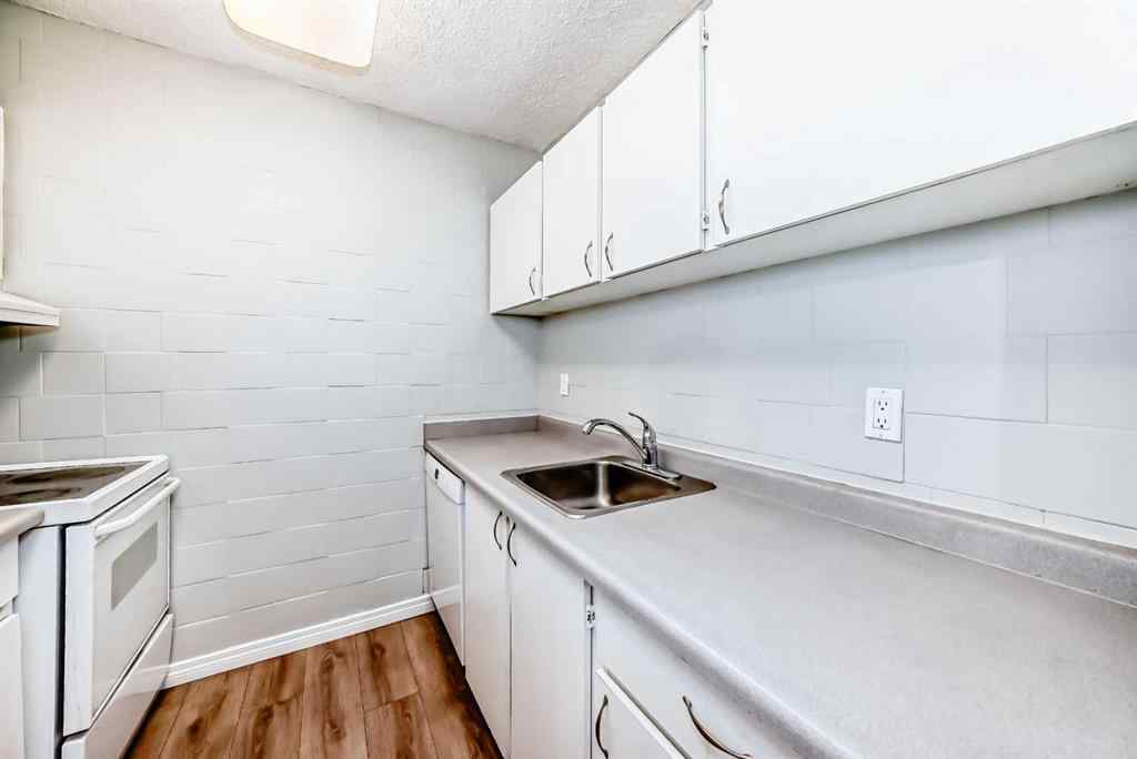 MLS® A2239601 - Unit #303 314 14 Street NW in Hillhurst Calgary, Residential