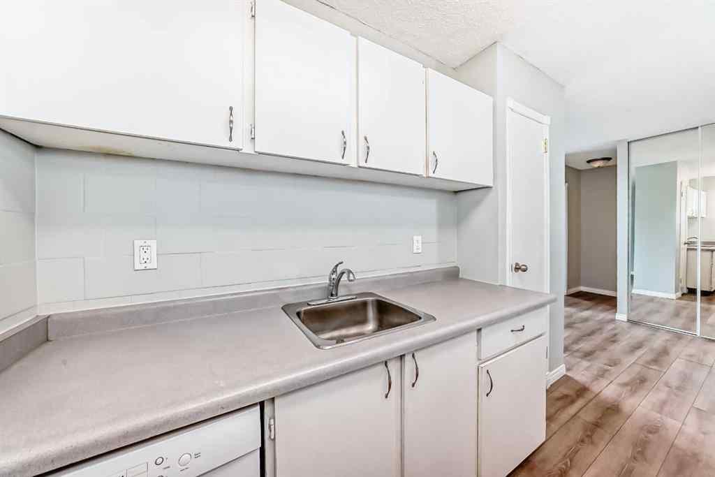 MLS® A2239601 - Unit #303 314 14 Street NW in Hillhurst Calgary, Residential