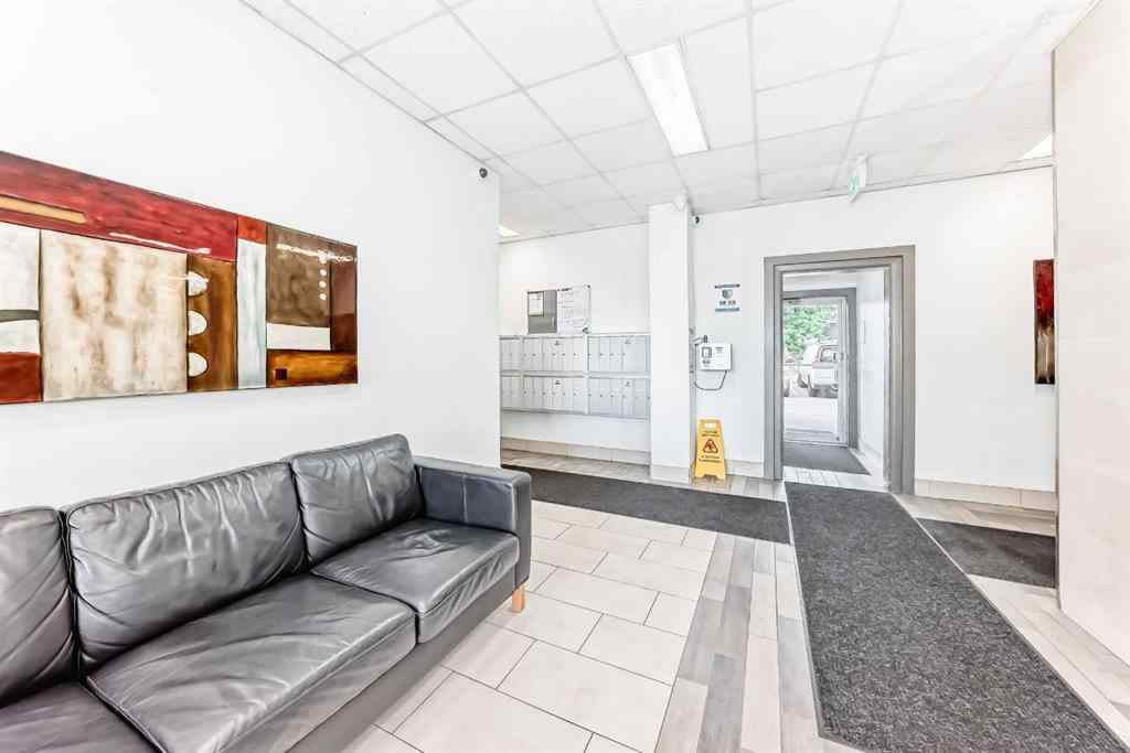 MLS® A2239601 - Unit #303 314 14 Street NW in Hillhurst Calgary, Residential