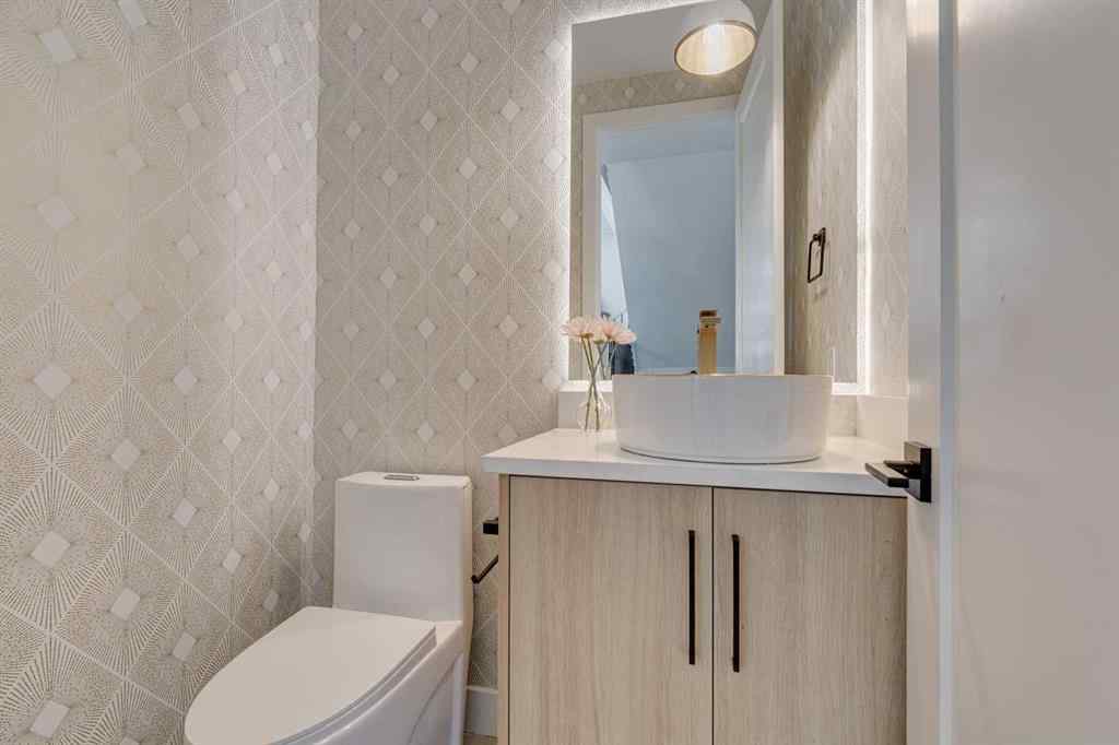 MLS® A2239607 - 3723 Richmond Road SW in Killarney/Glengarry Calgary, Residential