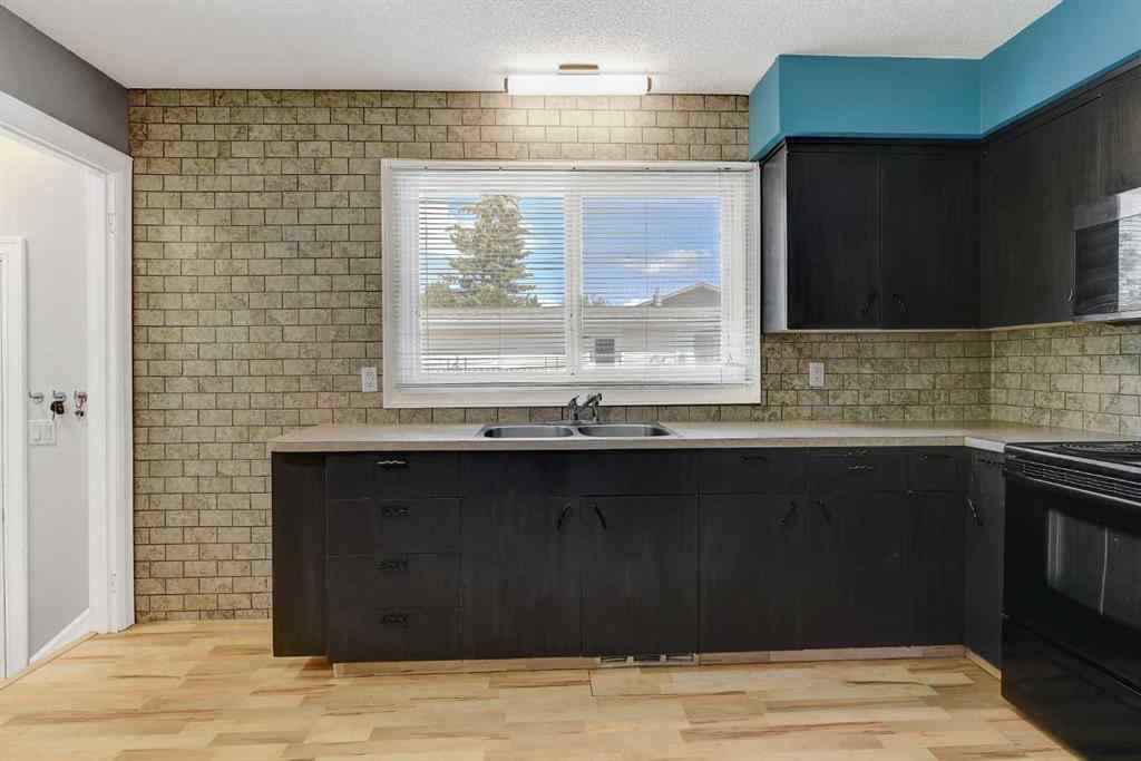 MLS® A2239612 - 11105 93A Street  in Mountview Grande Prairie, Residential